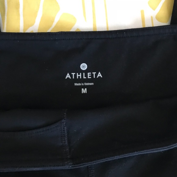 Athleta Heartbeat Revelation Capri sz M - Picture 4 of 5